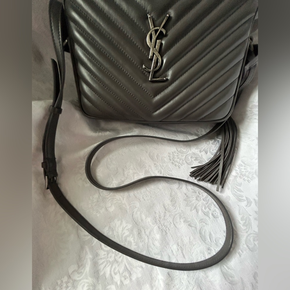 Authentic Saint Laurent Lou Camera Bag in Gray chevron quilted leather - Picture 11 of 13